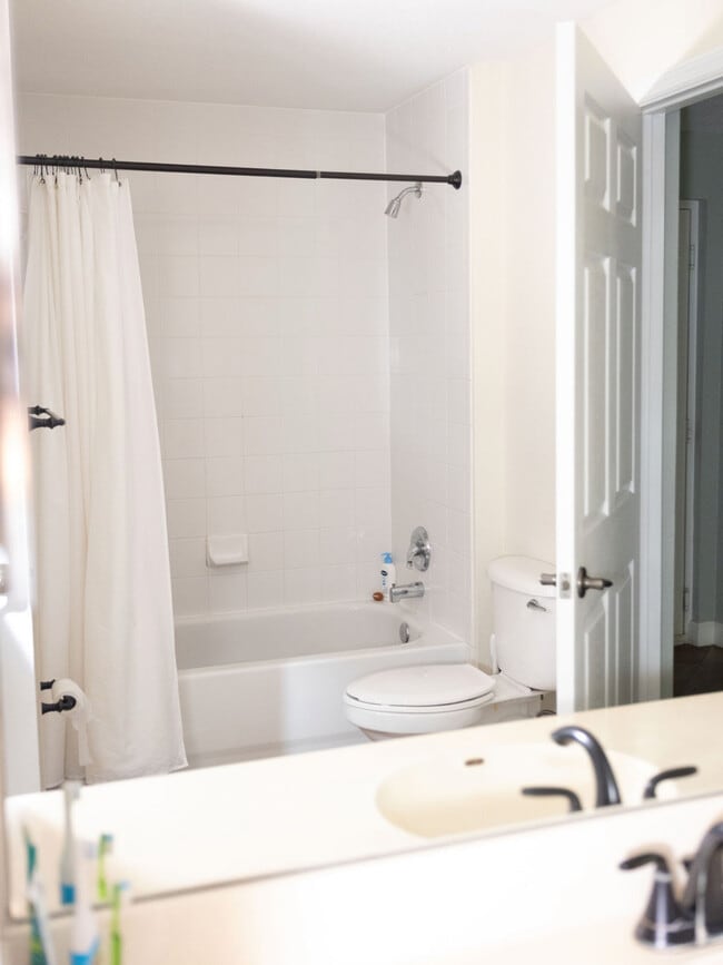 Building Photo - 2810 Grande Pkwy