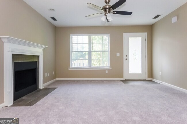 Foto del edificio - 405 Hawthorne Cir