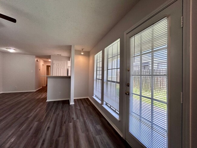 Building Photo - 9212 Kempler Dr