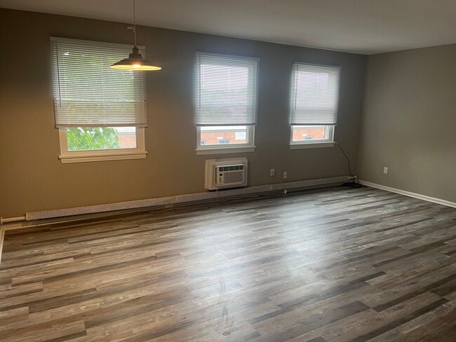 Building Photo - 13773 Cedar Rd