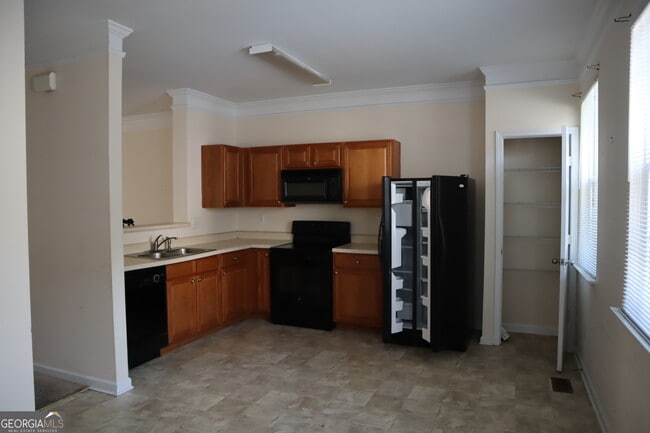 Foto del edificio - 658 Providence Pl SW