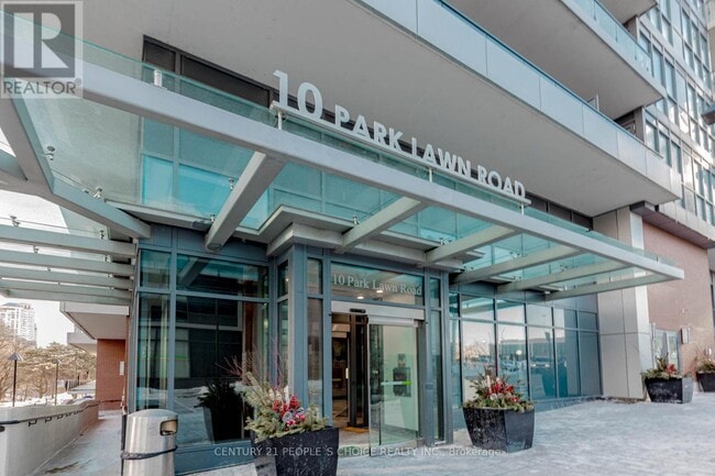 Building Photo - 10 Park Lawn Rd