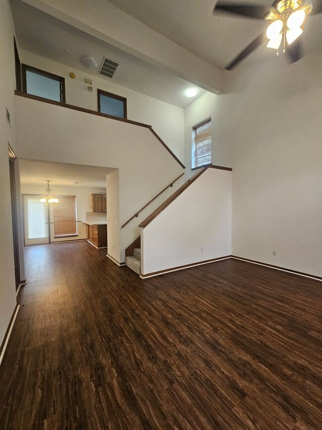 Building Photo - (3) Bed/(2) Bath Avail NOW! Eagle Cliff Addition!