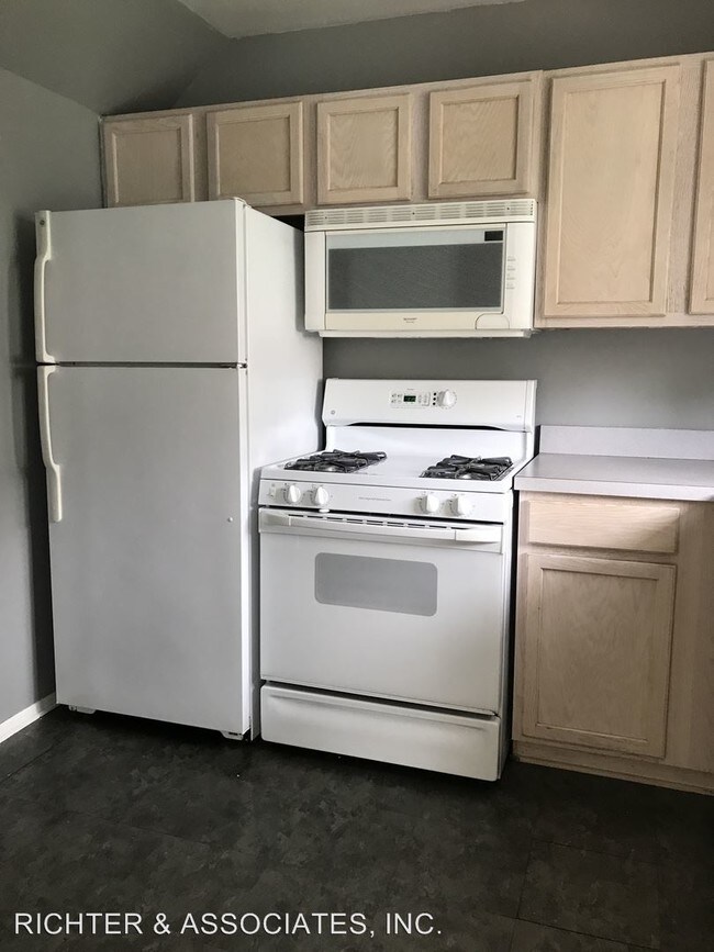 Building Photo - 2 br, 1.5 bath House - 1662 ORCHARD DR.