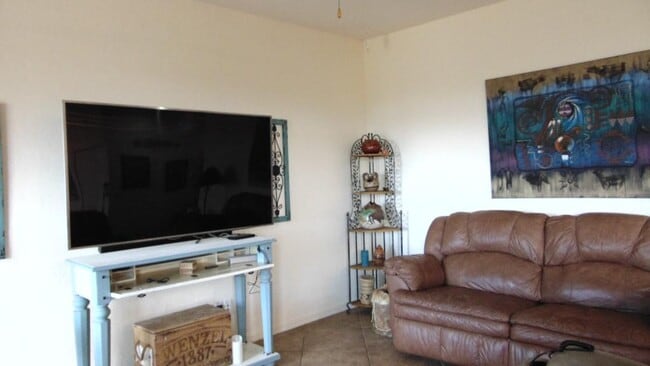 Building Photo - 457 W Windham Blvd