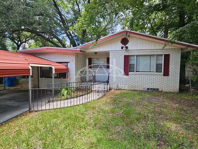 Photo - 2055 Talladega Rd House