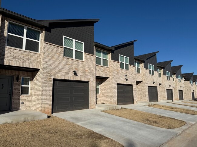 Building Photo - Reserve on 29th Townhomes