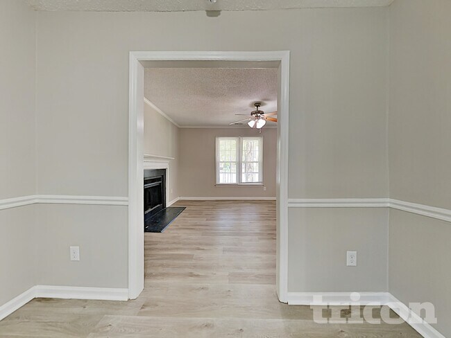 Foto del edificio - 8806 Brass Bell Ct