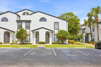 Building Photo - 1610 Columbia Arms Cir