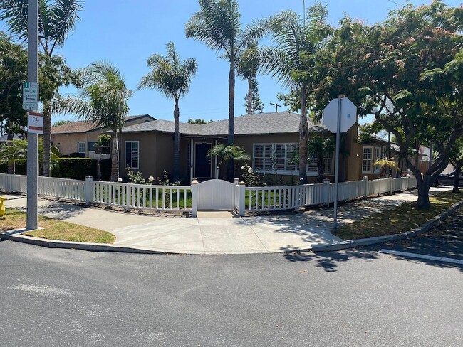 Foto del edificio - 141 Eugenia Dr