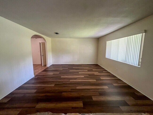Foto del edificio - Pet Friendly 4BR/3BA Bedroom House - Available Mid-June!