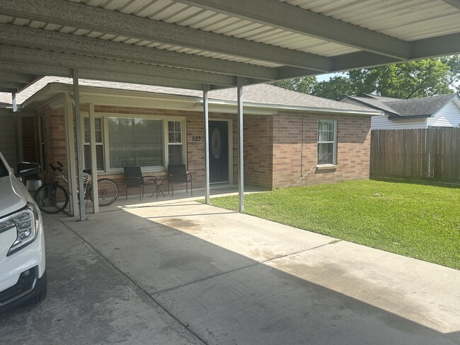 Building Photo - 523 Cresline St