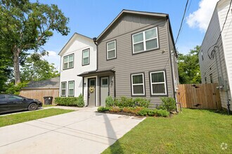 Building Photo - 5544 Shreveport Blvd
