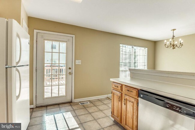 Building Photo - 6848 Signature Cir