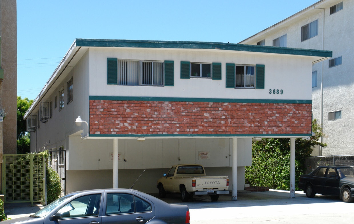 Primary Photo - 3689-3691 Glendon Ave