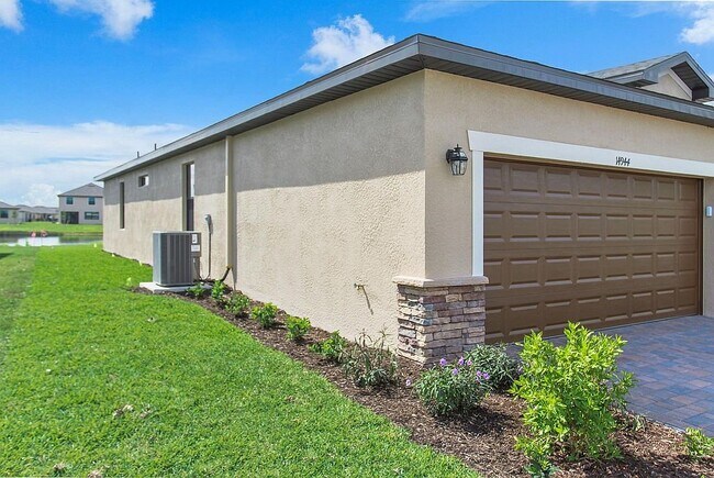 Foto del edificio - 14882 Portico Blvd