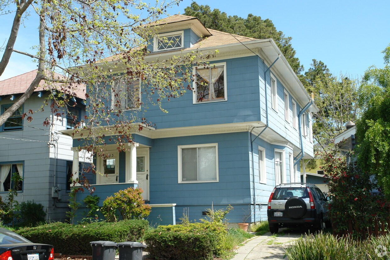 Building Photo - 2413-2415 McKinley Ave