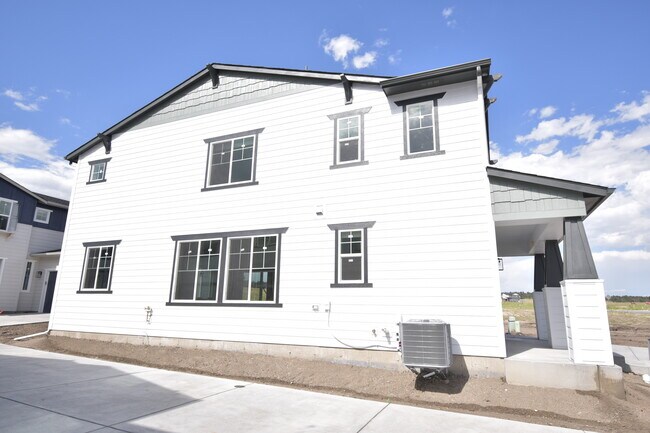 Building Photo - 10220 Spry St