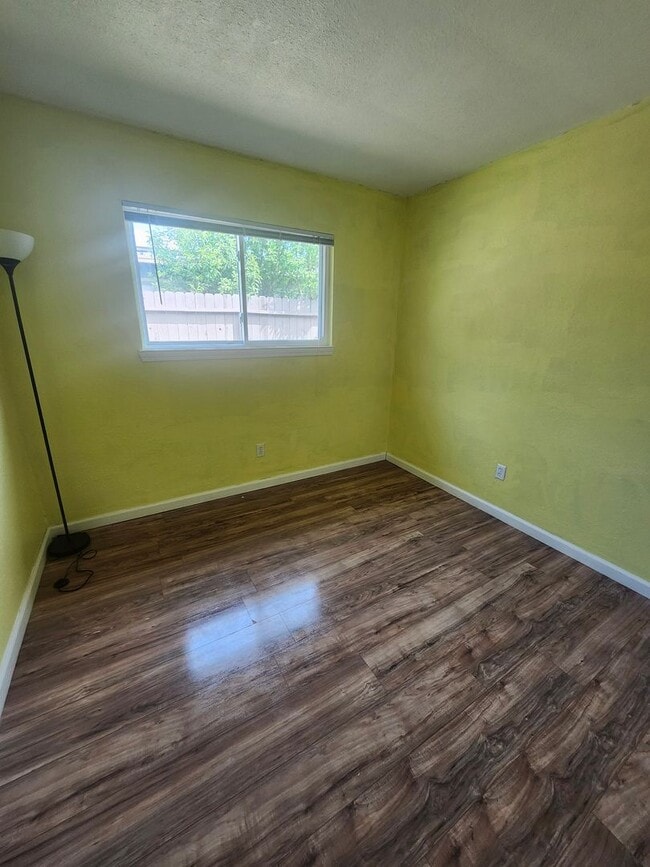 Building Photo - Beautiful Home for Rent in Quiet Woodland ...