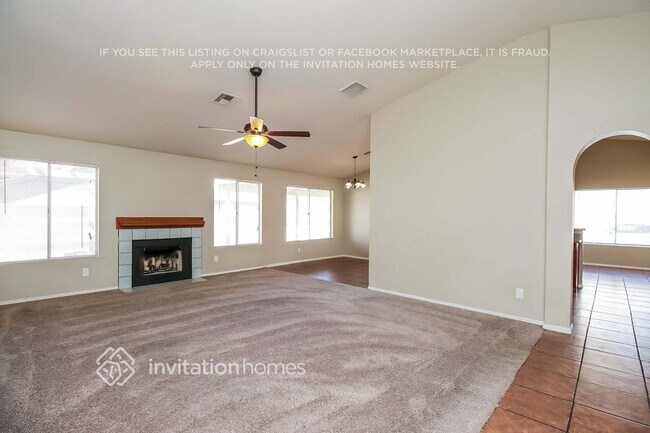 Foto del edificio - 5430 N 79th Dr