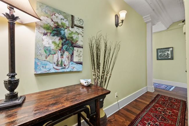 Building Photo - 4 Beaufain St