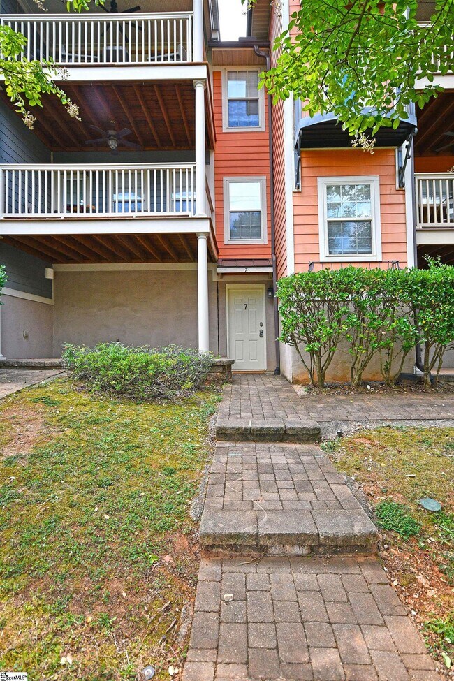 Foto del edificio - 7 Hamilton Ave