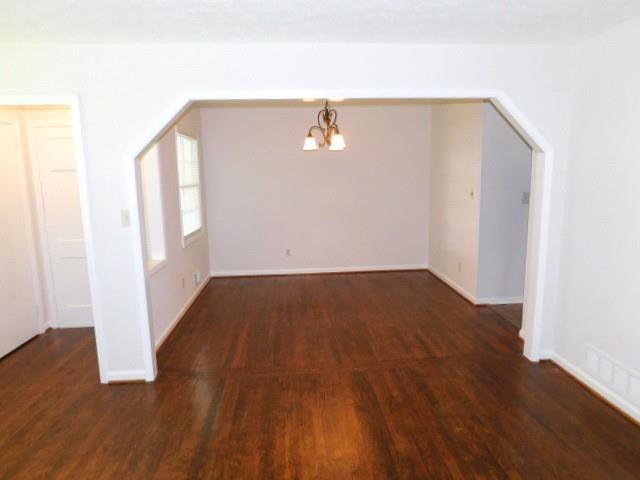 Foto del edificio - 879 Forest Ridge Dr SE