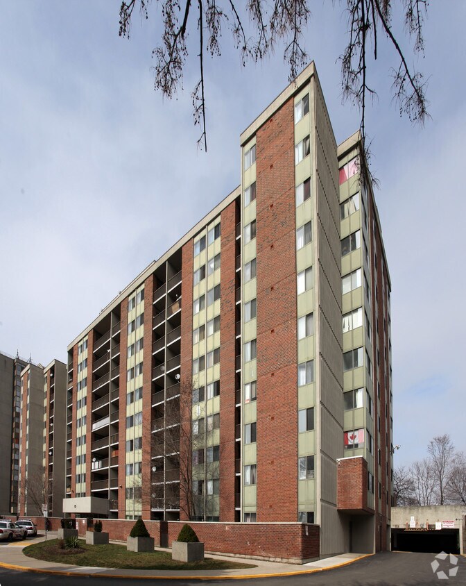 Stanchester Apartments 15 Oxford Dr Toronto, ON