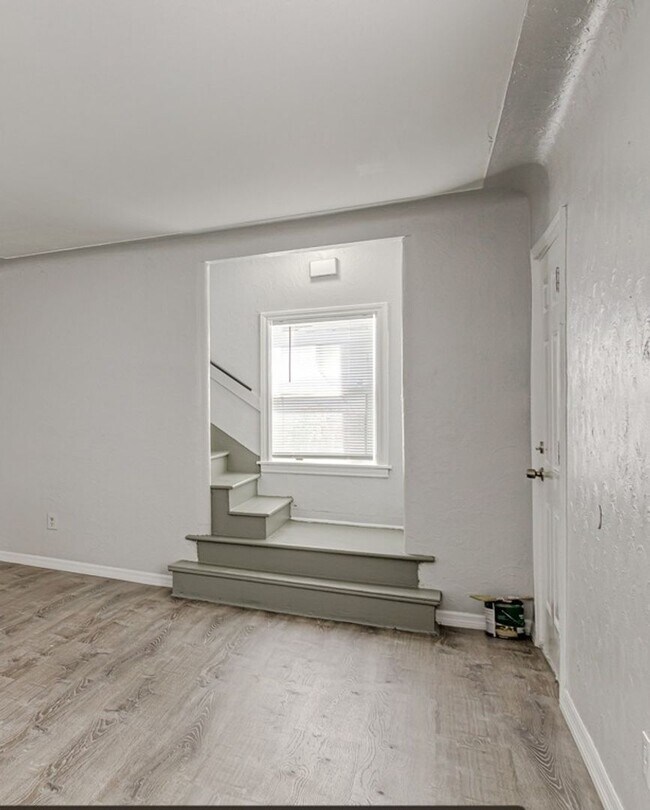 Building Photo - 875 19th Ave S