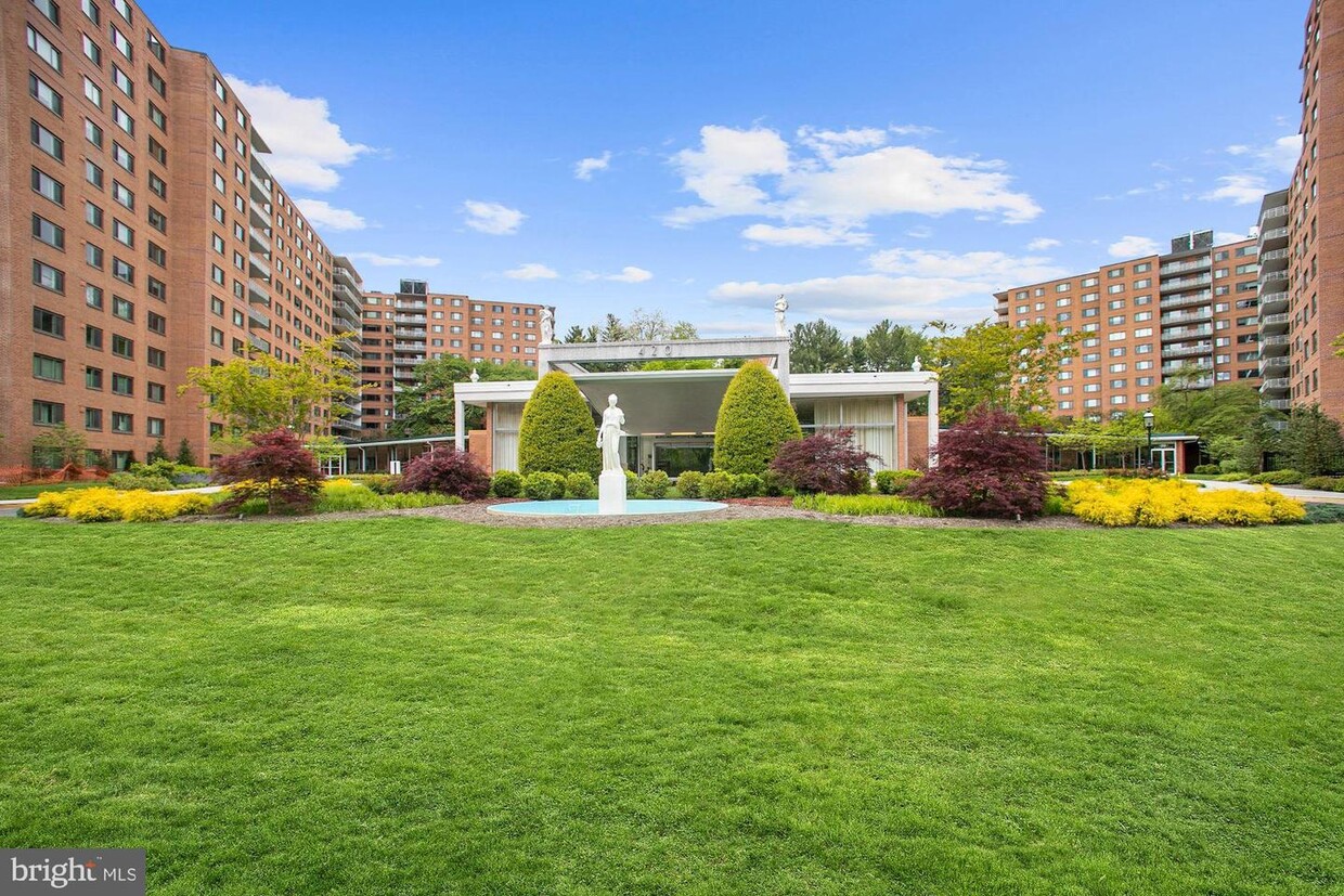 Foto principal - 4201 Cathedral Ave NW