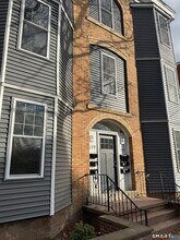 Building Photo - 177 Chestnut St