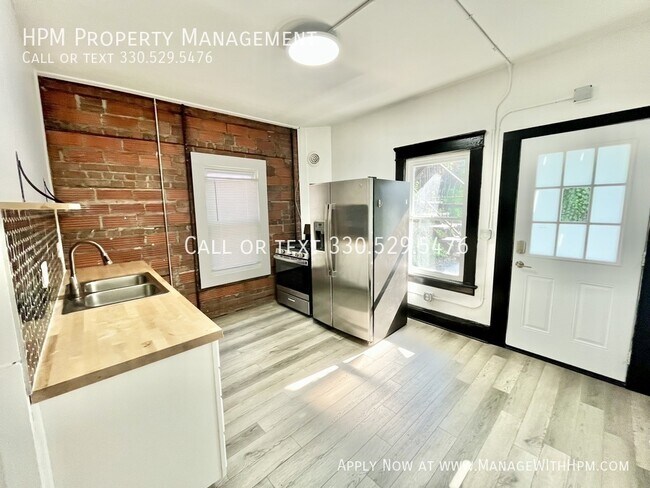 Foto del edificio - 1331 W 65th St