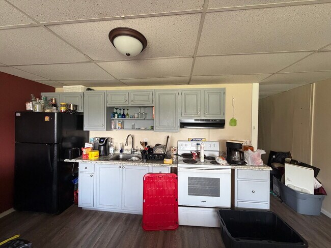 Kitchen - 93 Pleasant St