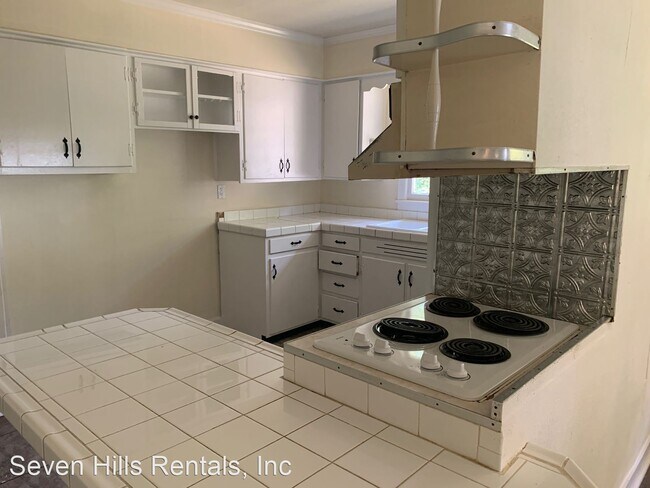 Building Photo - 3 br, 1.5 bath House - 102 King Bee Circle