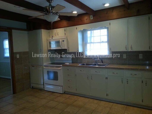Building Photo - 4162 Woodridge Dr
