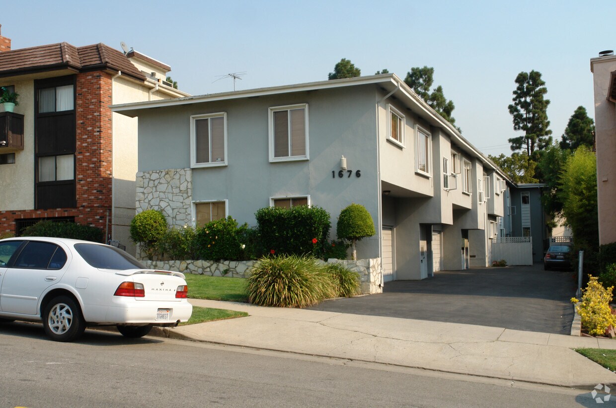 Building Photo - 1676 Manning Ave