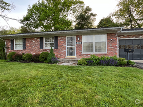Building Photo - 406 College Park Dr