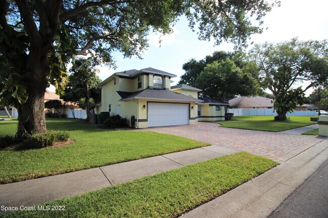 Foto del edificio - 1100 Tropical Cove Dr