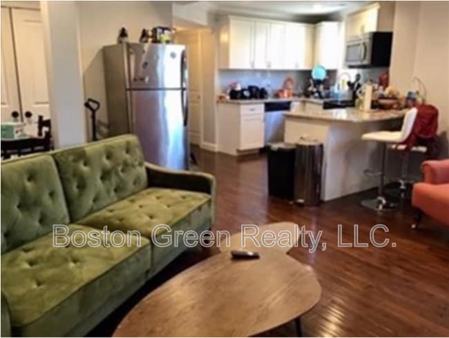 Building Photo - 140 Marcella St