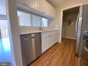 Building Photo - 705 Woodhollow Dr