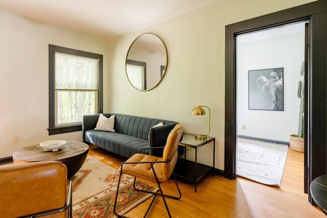 Foto del edificio - 2537 SE Hawthorne Blvd