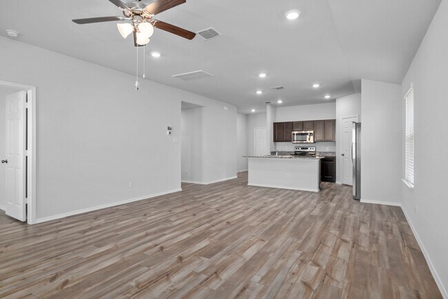 Building Photo - 1123 Eaton Dr