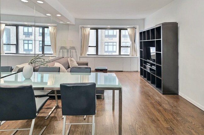 Foto del edificio - 210 E 47th St