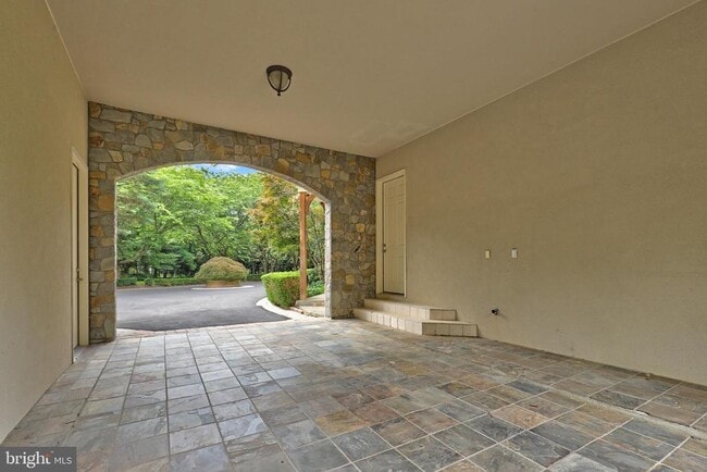 Building Photo - 10447 New Ascot Dr