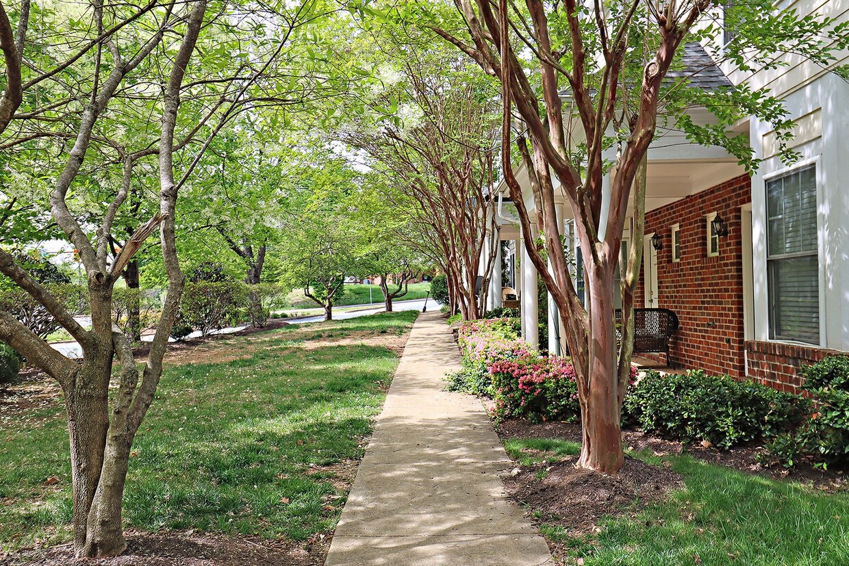 Foto del edificio - End-Unit Willoughby Townes Rental Close To...
