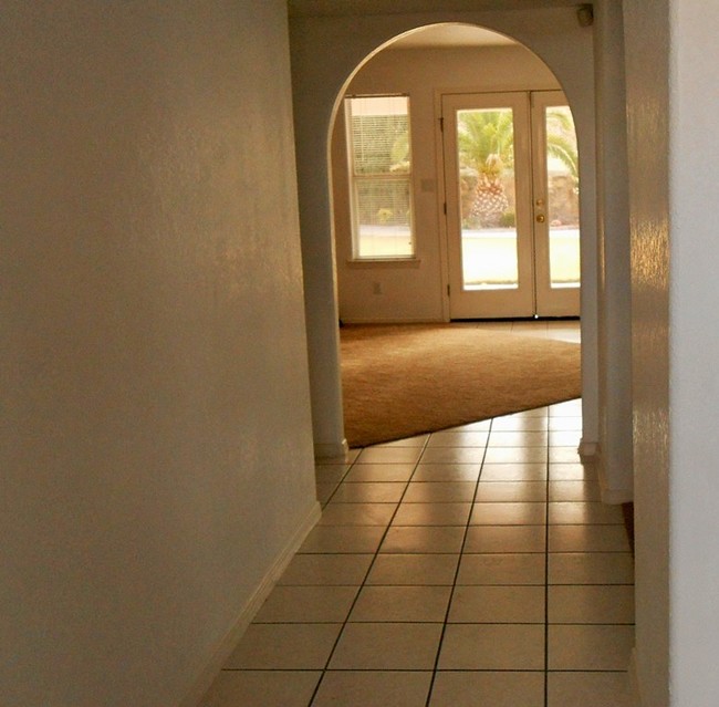 Building Photo - 6308 Loma de Cristo Dr