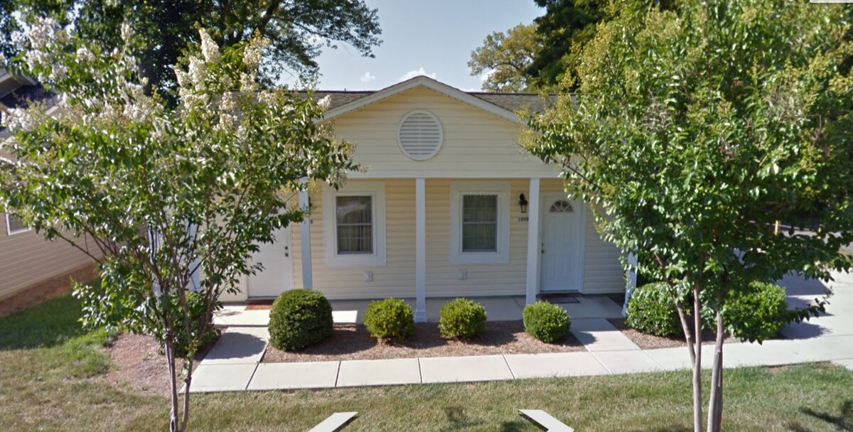 Primary Photo - 109 Park Ln
