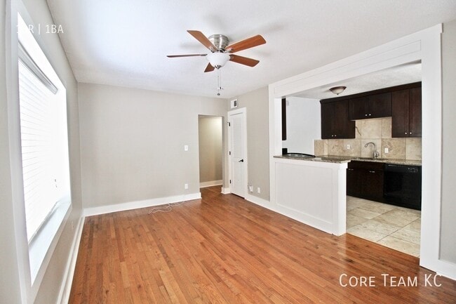 Foto del edificio - 4328 Roanoke Pkwy