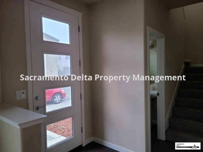 Building Photo - Wonderful Elk Grove Home