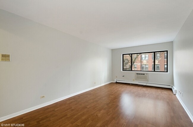 Building Photo - 3620 N Pine Grove Ave